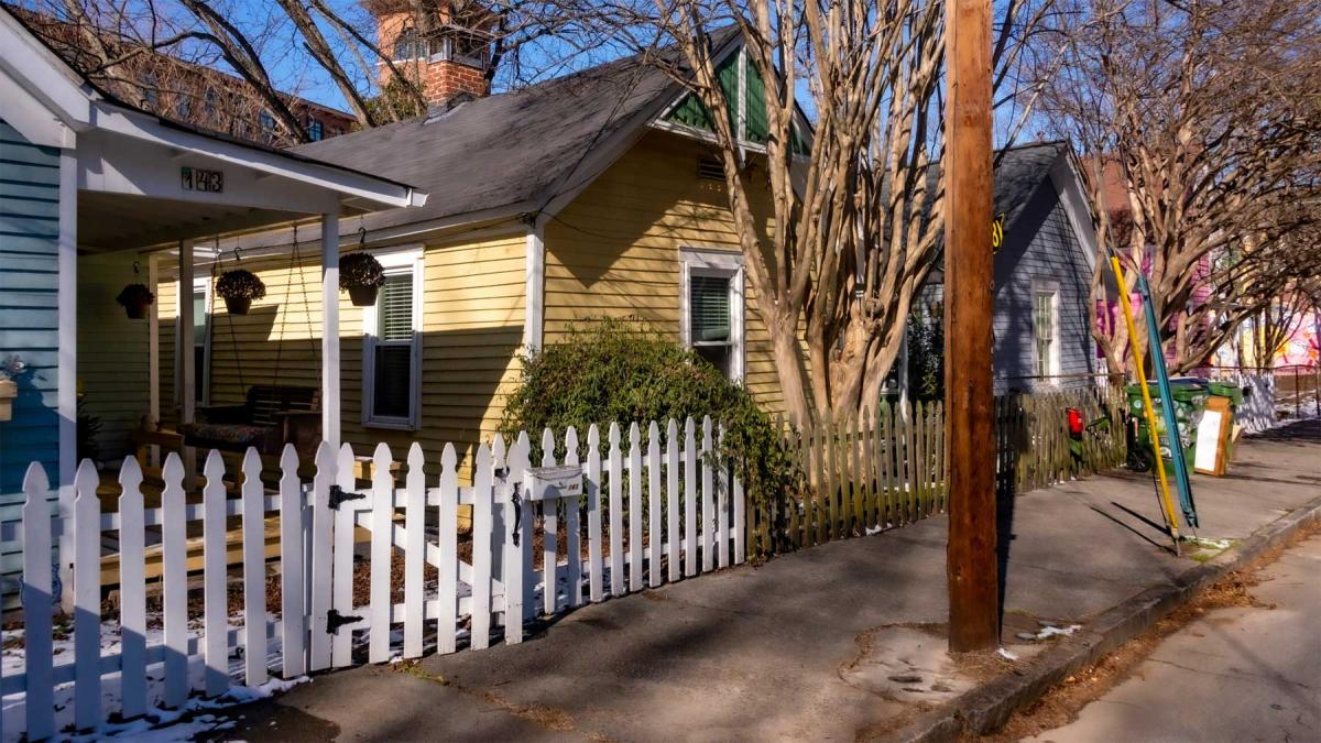 All photos of Cabbagetown, Atlanta, by Steve Mouzon.