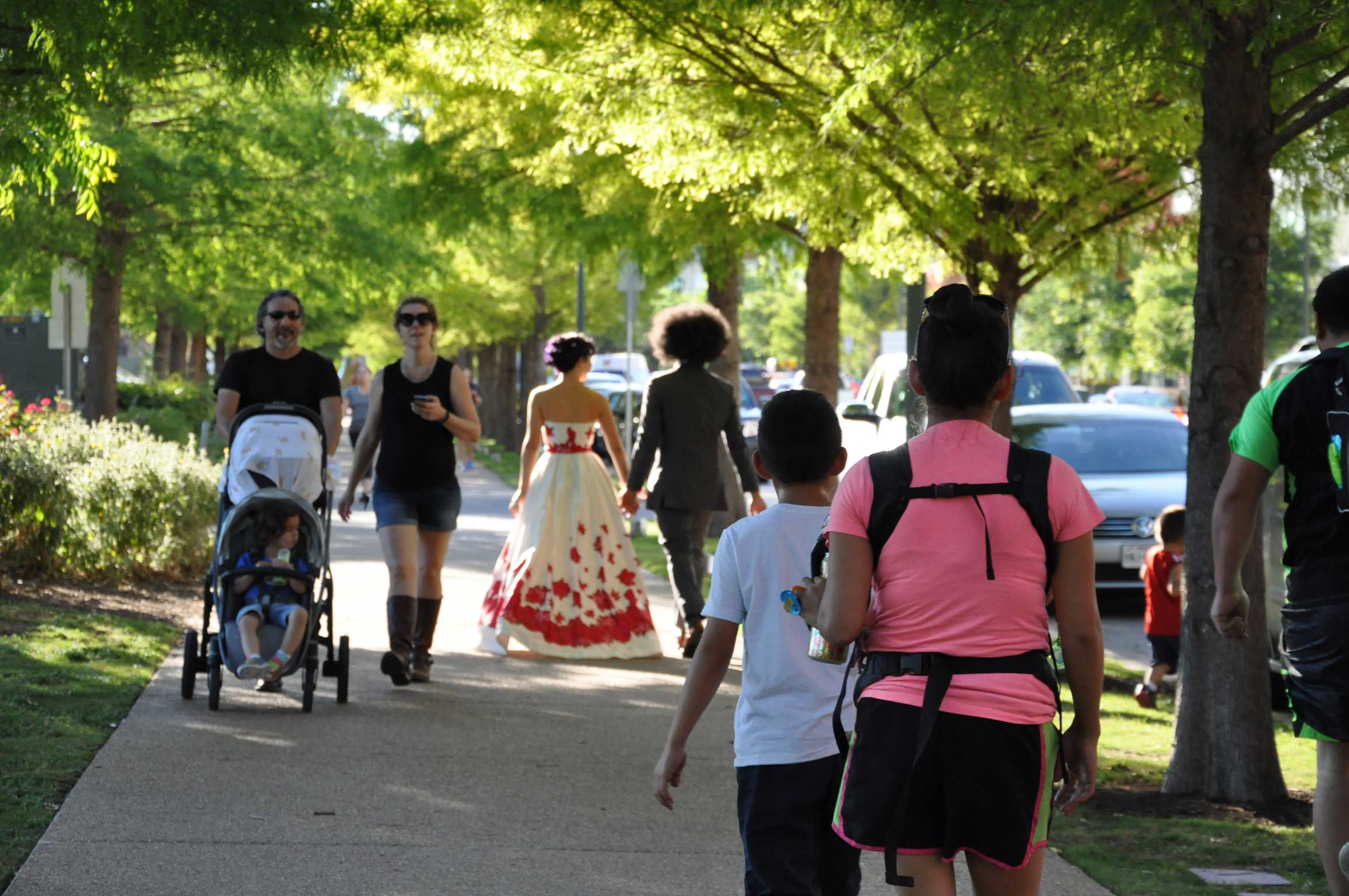 A sidewalk in Mueller, a new urbanist community in Austin, Texas. Photo by Veronica Castro de Barrera.